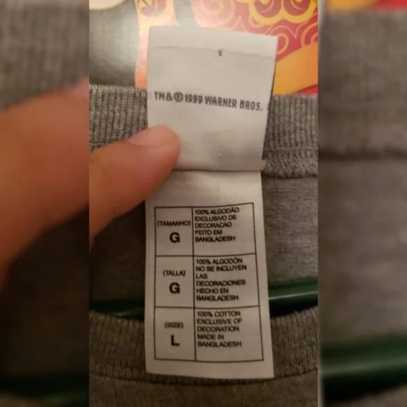 Warner Brothers Taz 1999 Tshirt - Picture 4 of 4